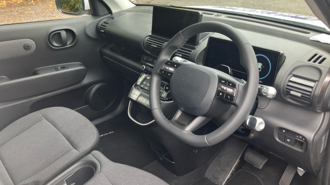 Hyundai INSTER 85kW 01 49kWh 5dr Auto Electric Hatchback - Image 11